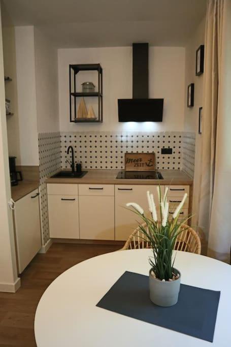 Emily'S Deichbude In Einer Historischen Villa In Dornumersiel Esterno foto